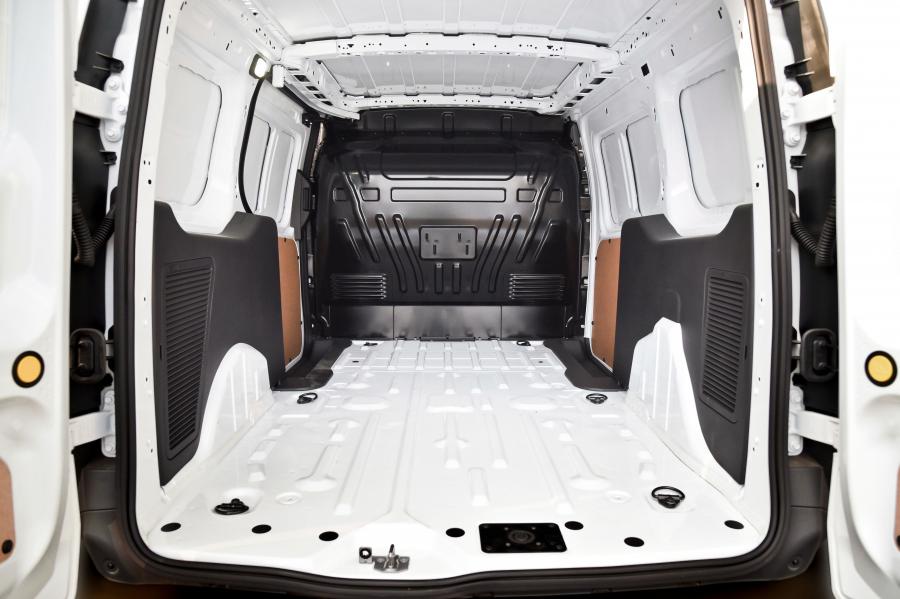  Ford Transit Connect 2015 года  (ZA) (фото 13 из 18)